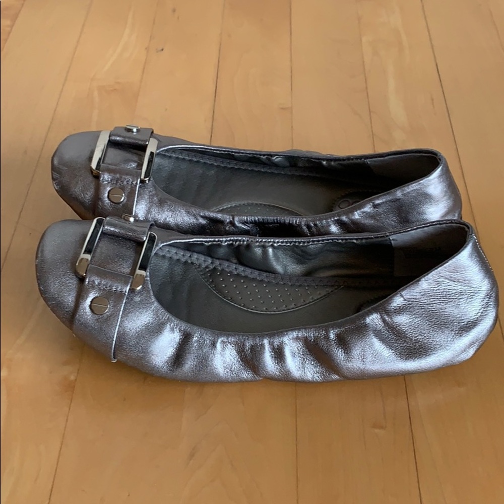 Me Too Flats - Picture 2 of 5